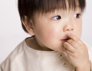 三鷹の歯医者、川島歯科医院で、ガチャ歯（叢生）とは？原因やリスク、治療法を解説