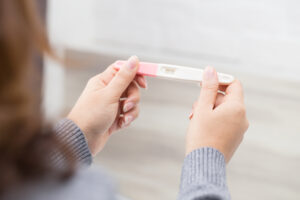三鷹の歯医者、川島歯科医院で妊婦さんが歯科治療を受けるのに適した時期は？受診すべきタイミングや妊娠中のケアを解説